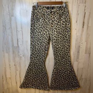 Judy Blue Leopard Super Flare Jeans Size 7/28
